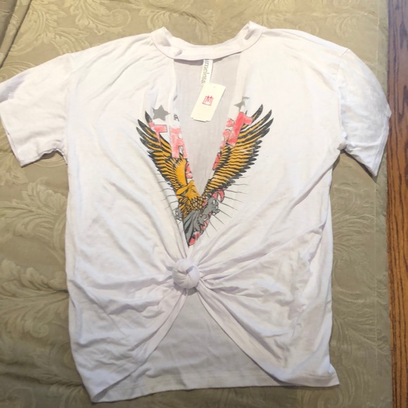 Front knot, low v-neck, graphic tee - Picture 1 of 3